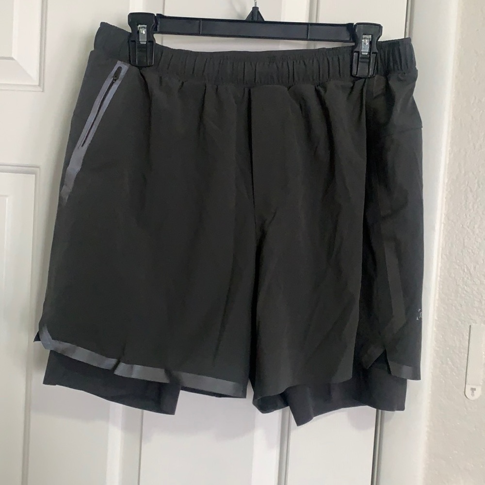 gray Lululemon surge shorts 7” BOLD LINER